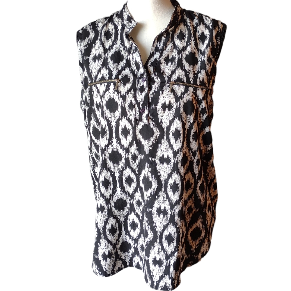 Black & White Patterned Sleeveless Blouse Size L